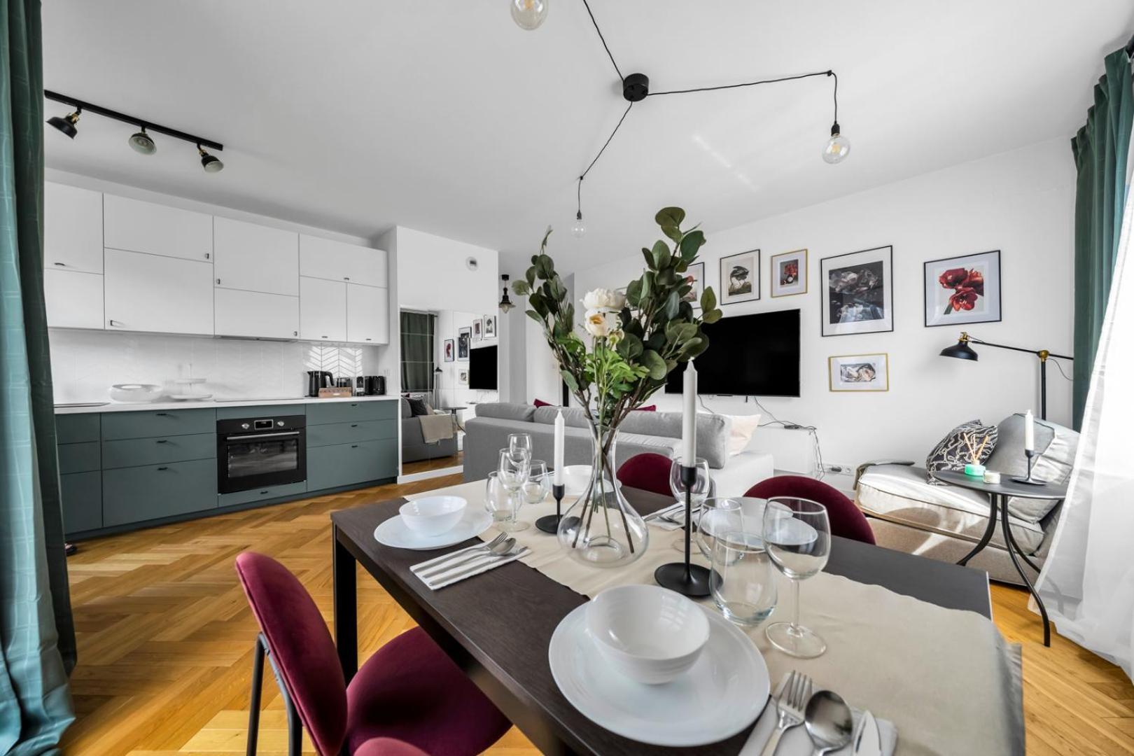 Skierniewicka Apt - Parking, Workspace, Balcony - By Rentujemy วอร์ซอ ภายนอก รูปภาพ
